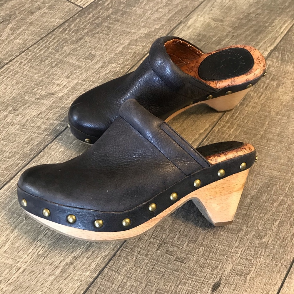 Lucky Brand Clogs 6.5. $25